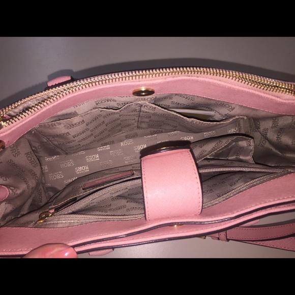 Michael Kors Medium Kellen Saffiano Purse